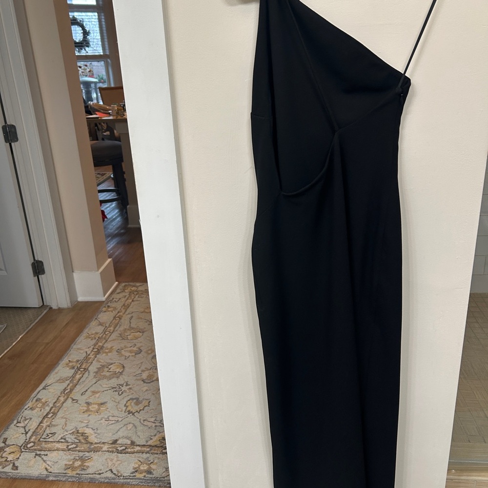 Solace London Black One-Shoulder Dress - Picture 5 of 6